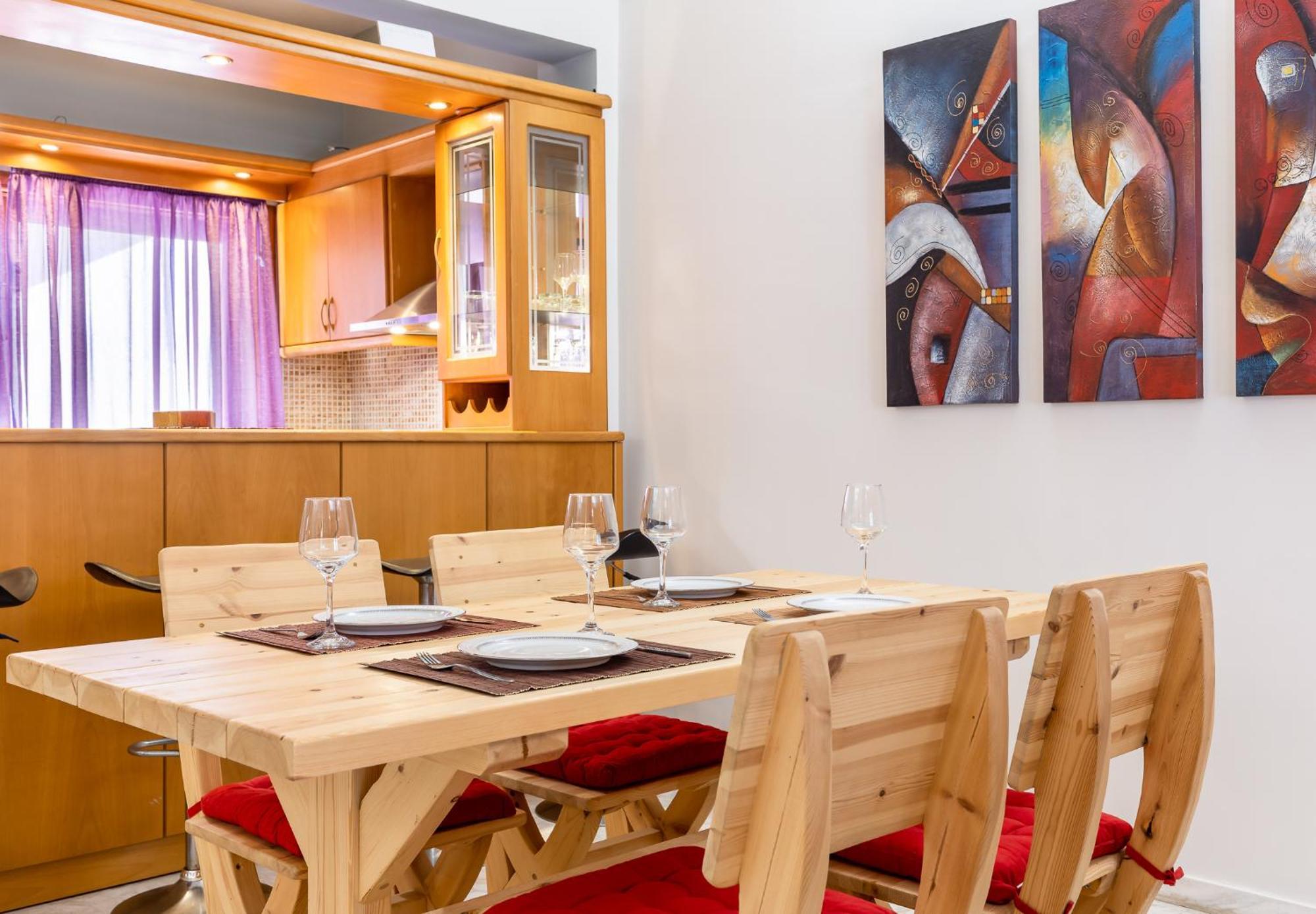 Leilighet Big Spacious In The Heart Of The City!